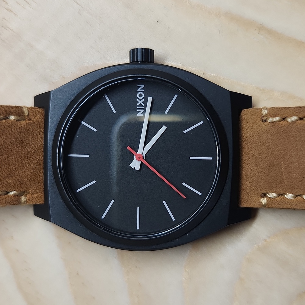 NIXON The Time Teller